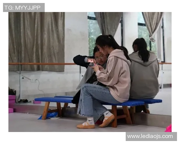 对话滑板女将周芳探索她的滑板生涯与梦想追逐之路